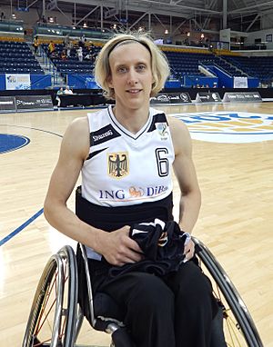 Simone Kues.jpg