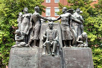 Close view of Samuel Gompers Memorial.jpg