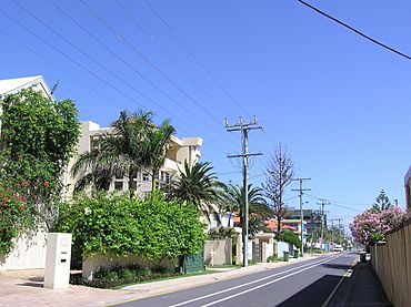 Hedges Avenue in Broad Beach.jpg