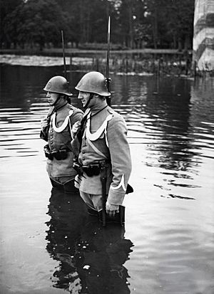 Mobilisatie 1939 Dutch soldiers on guard