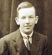 Noel Coward in his teens