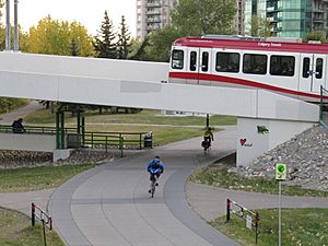 9A Street LRT bridge - Bow River Pathway - panoramio