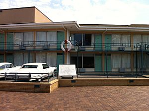 Lorraine Motel 04 15 Mar 2012.jpg