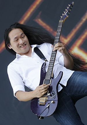 Nova2013 DragonForce Herman Li 0001-crop.jpg