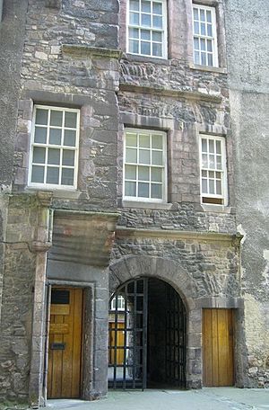 Riddle's Court entrance, Lawnmarket - geograph.org.uk - 1338863