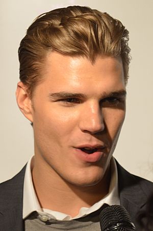 Chris Zylka 2011 b.jpg