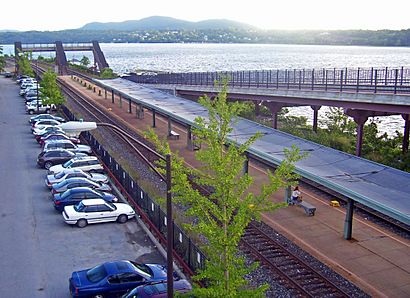 Rhinecliff train station platform.jpg