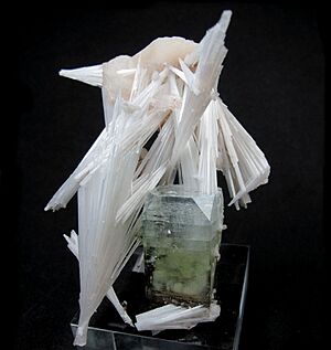 Scolecite, Apophyllite, Stilbite-450733