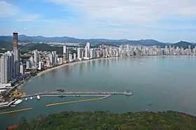 Vista parcial de Balneário Camboriú SC a partir do Parque Unipraias