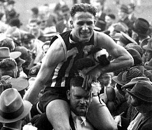 Bob Quinn (Australian footballer).jpg