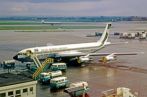 Boeing 707-368C HZ-ACD Saudi LAP 18.05.69 edited-3