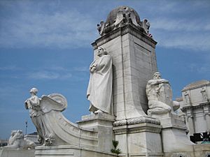 Columbus Fountain (4)