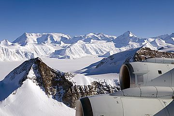 Craddock-Massif-and-Vinson-Plateau.jpg