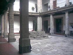 Patio de la Fundación UCSJ