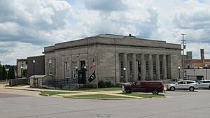 Cadillac, MI post office