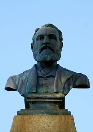 Explorers' monument (bust)
