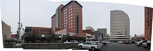 Ridpath-Sprague Ave-Panorama