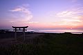 釣ヶ崎海岸から望む東浪見の鳥居