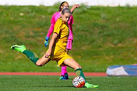 Alanna Kennedy in action at 2017 Algarve Cup