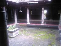 Chazhur Kovilakam Nalukettu