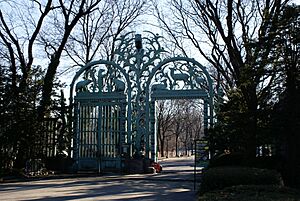 Entrance to Bronx Zoo 2008