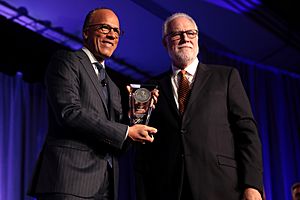 Lester Holt & Mark Searle (49014770983)