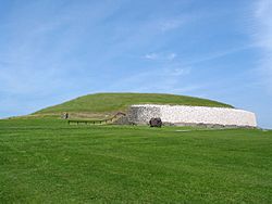 Newgrange ireland 750px