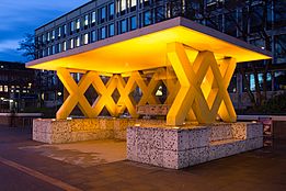 BUSSTOPS Koenigsworther Platz Mitte Hannover Germany 03