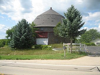 Durand Il Weber Round Barn6.jpg