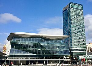 ICC Sydney and Sofitel (cropped)