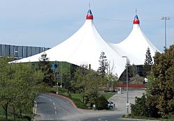 Shoreline Amphitheatre.jpg