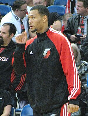 Brandon Roy pregame (cropped).jpg