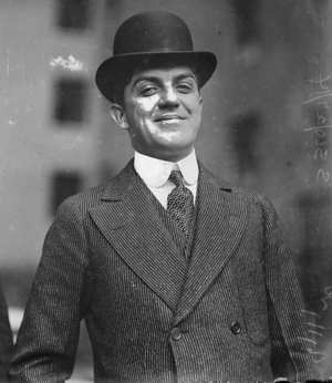 Charles Weeghman in 1914.png
