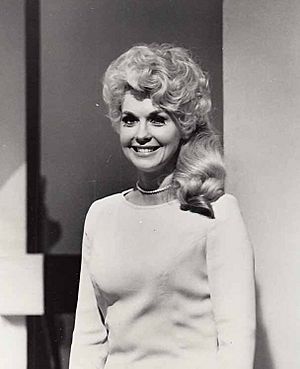 Donna Douglas 1967.JPG