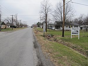 Entering Dowell, IL