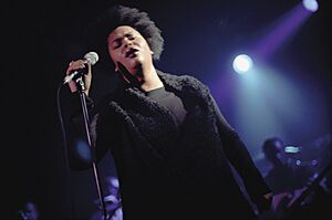 Jill scott-06-mika