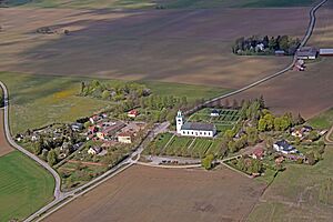 Klockrike kyrka sydöst.jpg