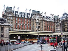 London Victoria station -14Oct2008.jpg