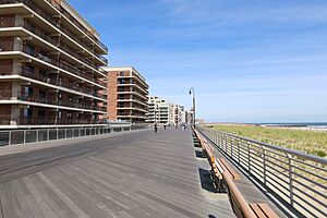 Long Beach NY boardwalk west 2021h-2