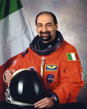 Umberto Guidoni portrait.jpg