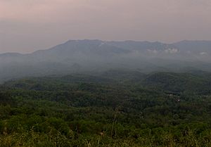 Foothills-parkway-green-mountain-smokies