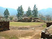 Guat2004 0426 112812ruins