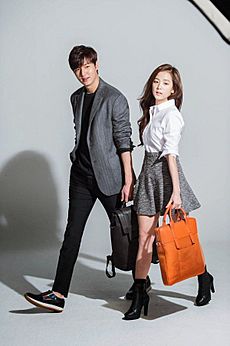 Leeminho-jisoo-photoshoot-samsonite-red