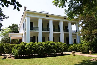 Lyon Hall in 2011.JPG