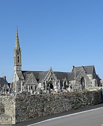 Saint-Nic (29) Église 01.JPG