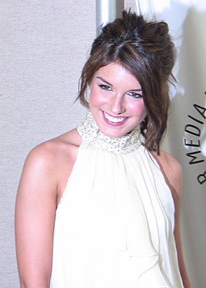 Shenae Grimes 2009.jpg