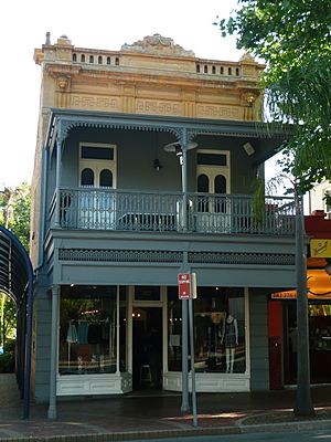 VictorianShop111.JPG