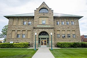 Wheatland County Courthouse in Harlowton