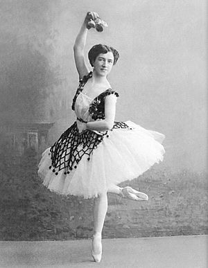 Agrippina Vaganova -Esmeralda 1910.jpg