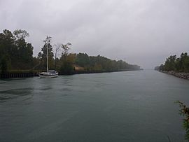 Sturgeon Bay Canal boat 2013